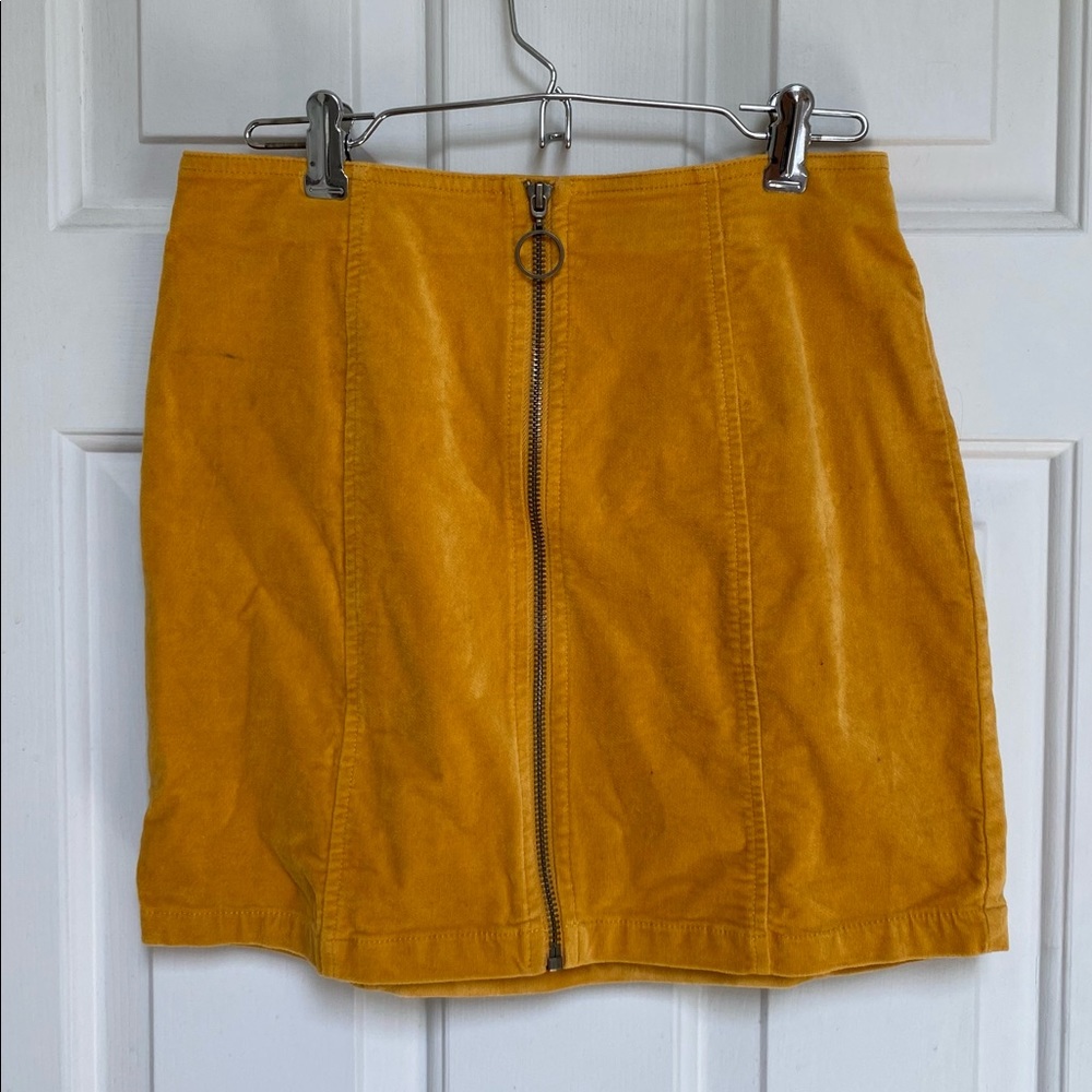 Forever 21 yellow skirt with working zipper
